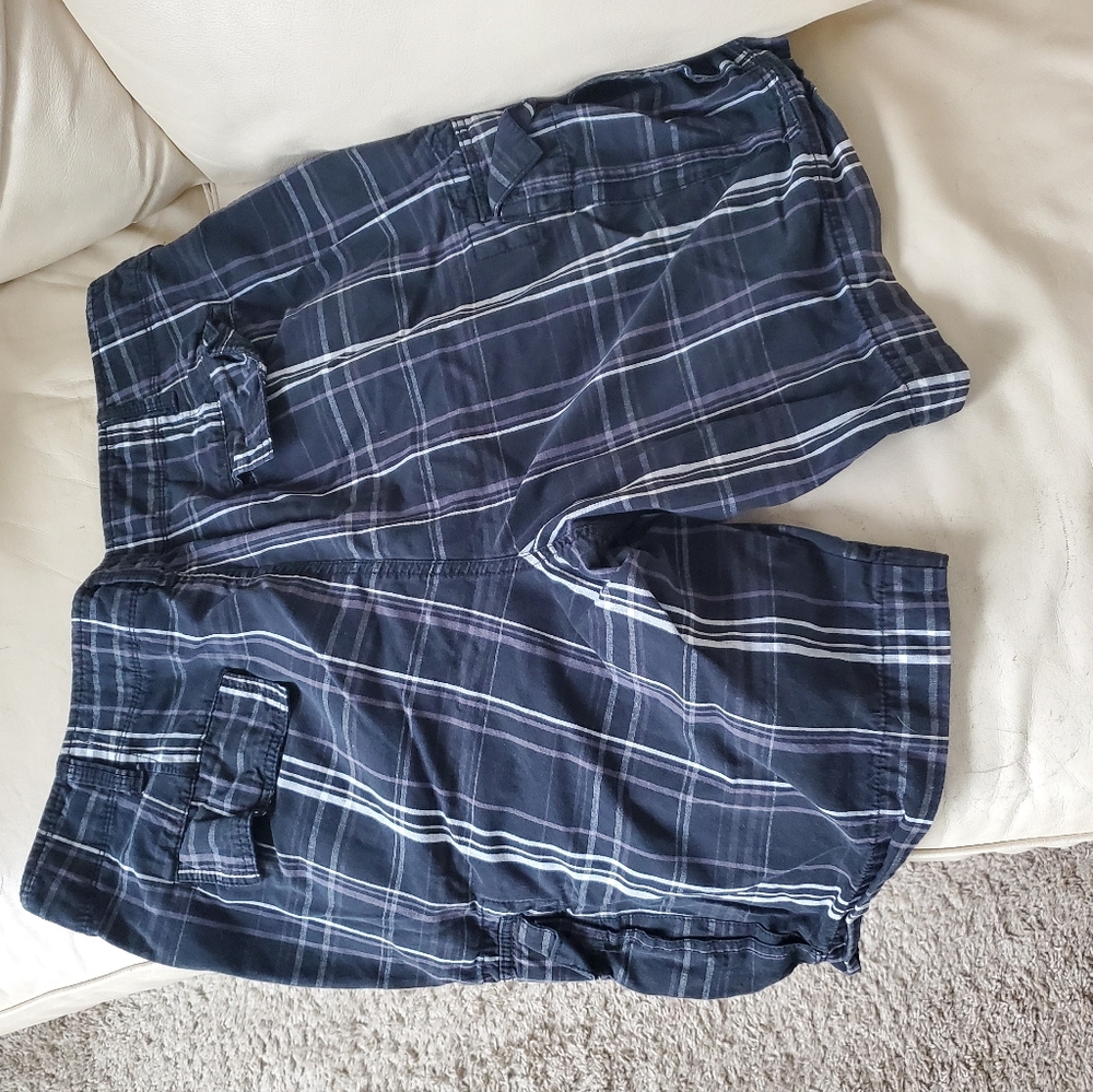 Shorts - Picture 4 of 5